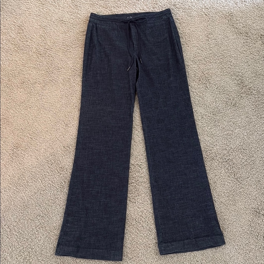 Wide-Leg Jeans